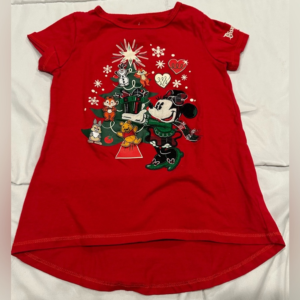 Disney Parks Minnie Mouse Christmas tee. Size XS